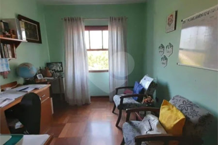 Casa à venda com 3 quartos, sendo 1 suíte, em Jardim Pinheiros, São Paulo, SP