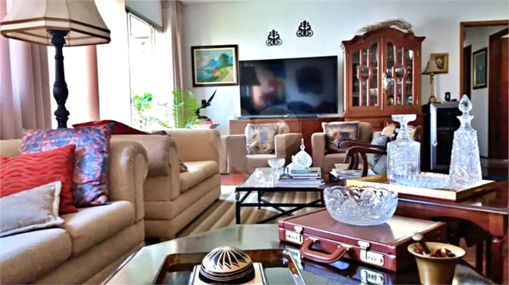 Apartamento à venda com 3 quartos, sendo 1 suíte, em Vila Andrade, São Paulo, SP