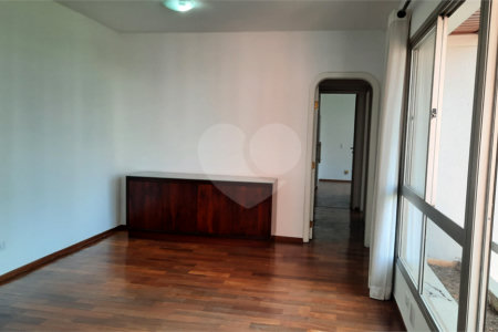 Apartamento à venda com 3 quartos, sendo 1 suíte, em Jardim Marajoara, São Paulo, SP