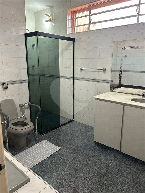 Casa à venda com 3 quartos, sendo 1 suíte, em Interlagos, São Paulo, SP