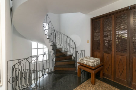 Casa à venda com 3 quartos, sendo 2 suítes, em Alto de Pinheiros, São Paulo, SP