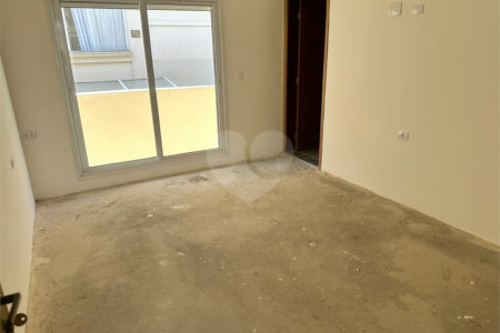 Casa à venda com 4 suítes no condomínio Villaggio Houda, São Paulo - SP