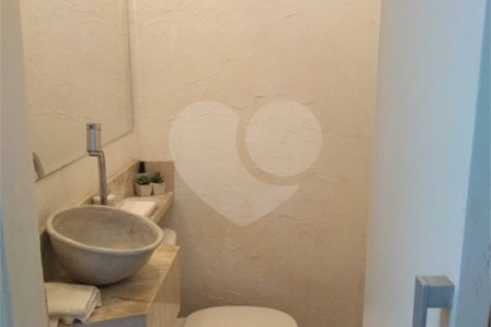 Casa em condomínio à venda com 3 quartos, sendo 1 suíte,  em Jardim Caboré, São Paulo, SP