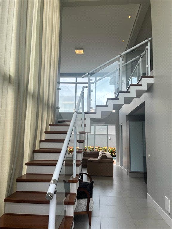 Casa à venda com 3 suítes no condomínio Residencial Terra Nobre, Indaiatuba - SP