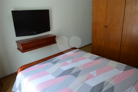Casa à venda com 3 quartos, sendo 1 suíte, em Jardim Prudência, São Paulo, SP