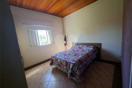 Casa à venda com 3 quartos, sendo 1 suíte,  em Tatetú, Alambari, SP