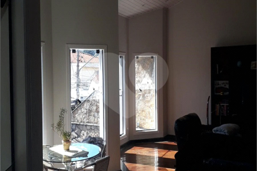 Sobrado à venda com 4 quartos, sendo 3 suítes,  em Vila Mazzei, São Paulo, SP