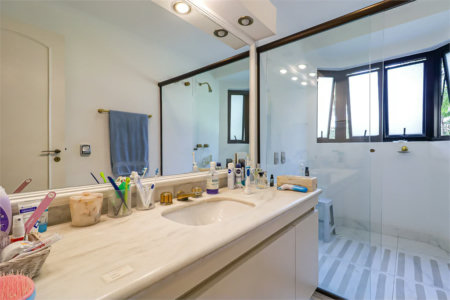 Apartamento à venda ou para alugar com 4 suítes em Jardim Vitória Régia, São Paulo, SP