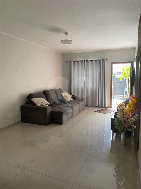 Sobrado à venda com 3 quartos, sendo 1 suíte, em Parada Inglesa, São Paulo, SP
