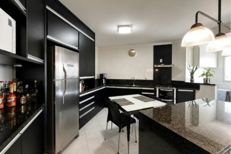 Apartamento com 2 dormitórios à venda, 89 m² por R$ 770.000,00 - Vila Guilhermina - Praia Grande/SP