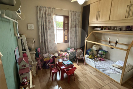 Sobrado à venda com 3 quartos em Jardim Santo Antoninho, São Paulo, SP