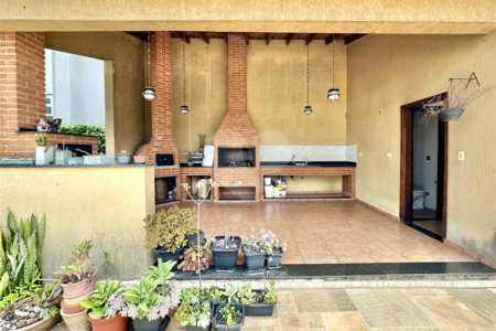 Casa á venda – Granja Viana