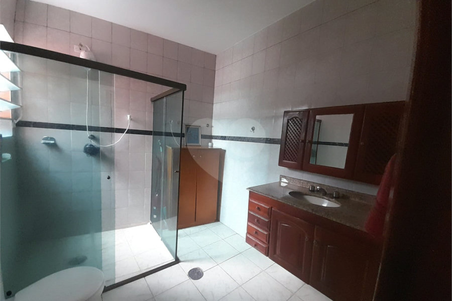 Sobrado à venda com 4 quartos, sendo 1 suíte,  em Saúde, São Paulo, SP