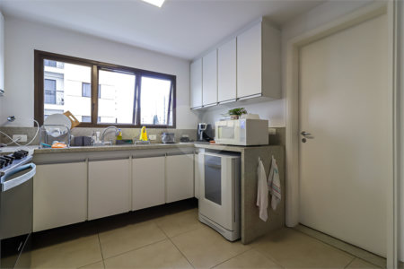 Apartamento à venda com 4 quartos, sendo 2 suítes, em Moema, São Paulo, SP