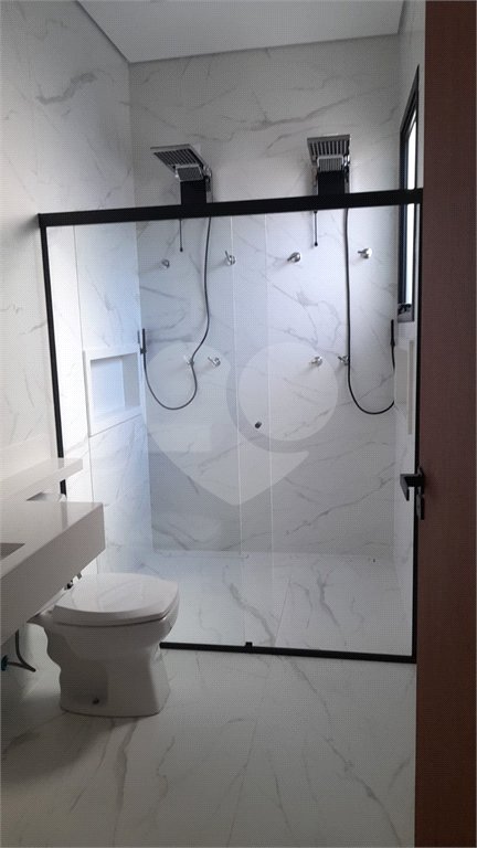 Casa à venda com 3 suítes no condomínio Jardim Laguna, Indaiatuba - SP
