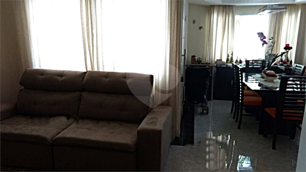 Casa à venda com 3 quartos, sendo 1 suíte,  no condomínio Residencial Água Fria, São Paulo - SP