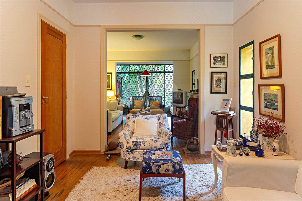 Sobrado à venda com 3 quartos em Jardim Petrópolis, São Paulo, SP