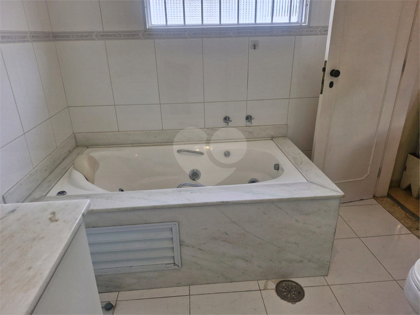 Casa à venda com 4 quartos, sendo 1 suíte, em Brooklin, São Paulo, SP