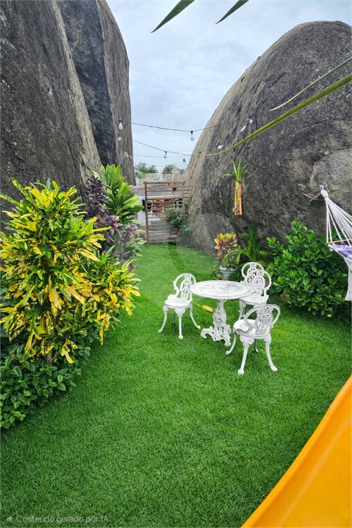 Casa à venda com 3 quartos, sendo 2 suítes, no condomínio Vale Encantado, Rio de Janeiro - RJ