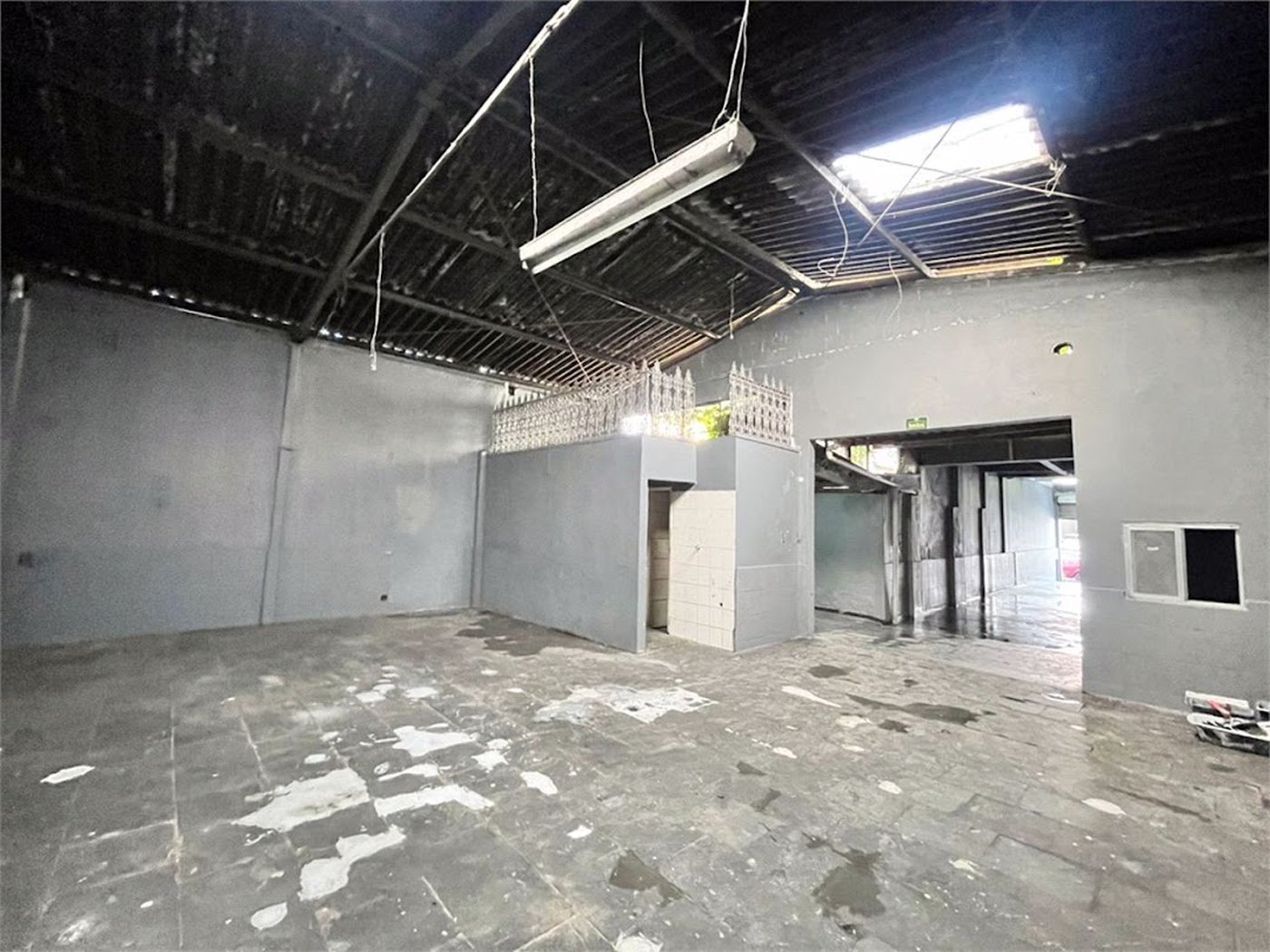 Galpão para alugar, 274 m² por R$ 10.000,02 - Vila Matias - Santos/SP