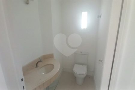Apartamento à venda com 3 quartos, sendo 1 suíte,  em Vila Andrade, São Paulo, SP