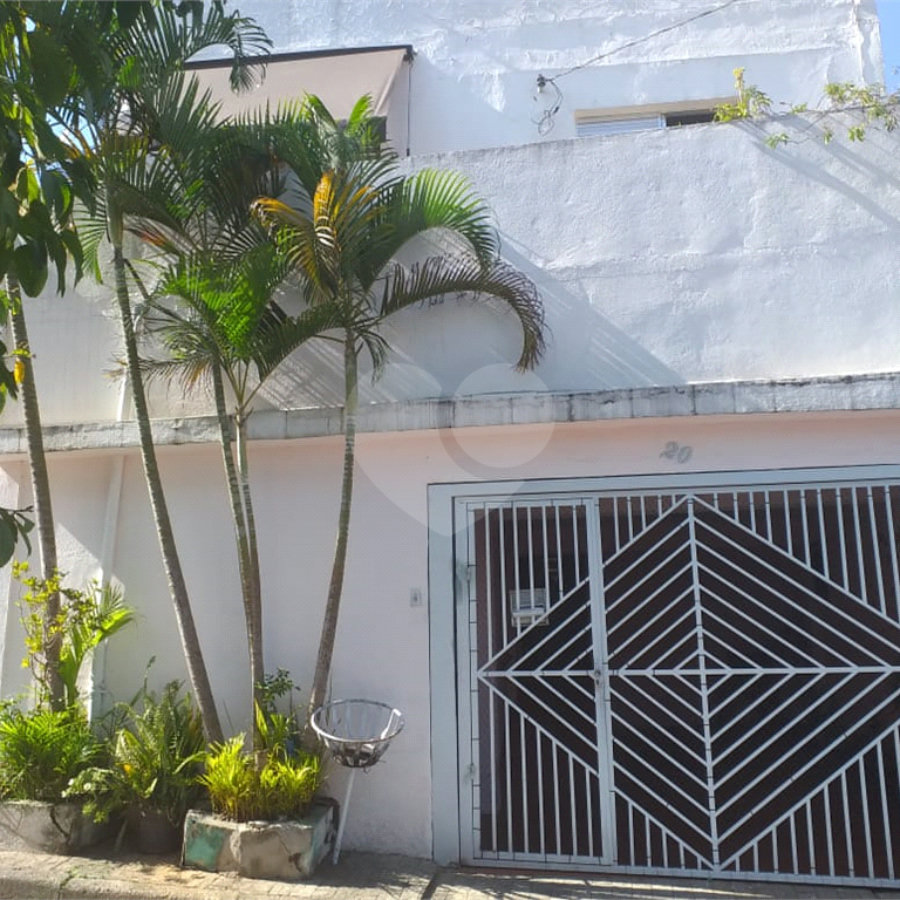 Sobrado à venda com 3 quartos em Parque Vitória, São Paulo, SP