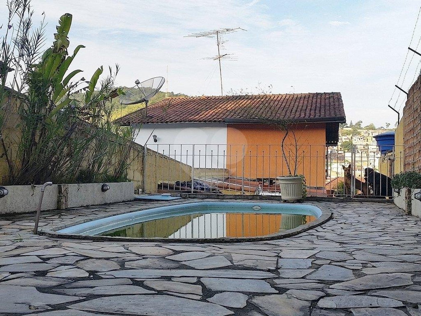 Sobrado à venda com 3 quartos, sendo 1 suíte,  em Tremembé, São Paulo, SP