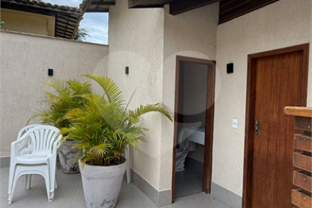 Casa à venda com 3 quartos, sendo 1 suíte, em Ferradurinha, Armação dos Búzios, RJ