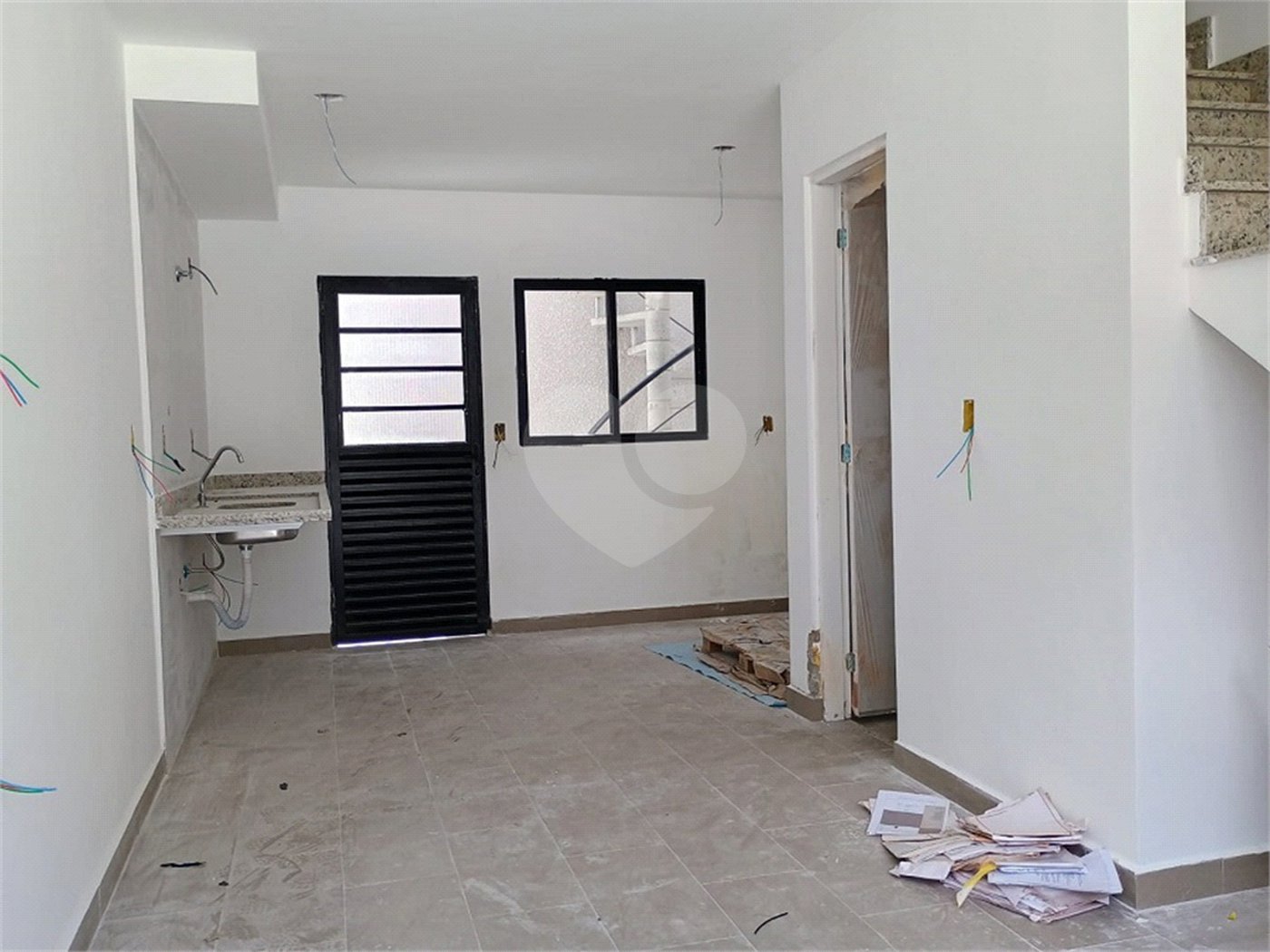 Casa à venda com 2 quartos no condomínio Vila Davos 2, São Paulo - SP