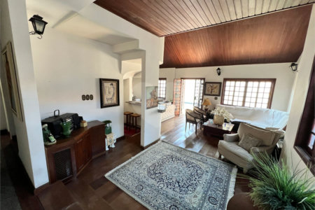 Casa à venda com 4 quartos, sendo 3 suítes, em Chácara Monte Alegre, São Paulo, SP