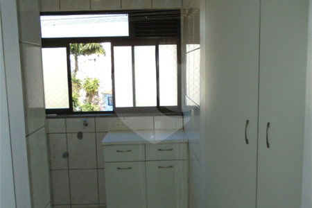 Apartamento à venda com 3 quartos, sendo 1 suíte, em Vila Oliveira, Mogi das Cruzes, SP