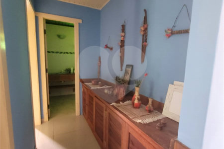 Casa à venda com 4 quartos, sendo 2 suítes, no Centro, Santa Cruz Cabrália, BA