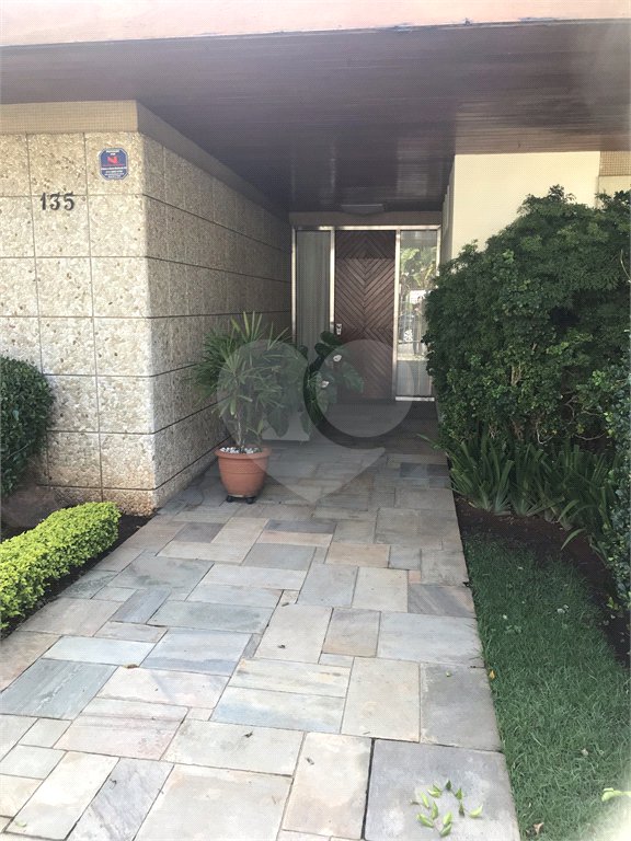 Sobrado à venda com 5 quartos, sendo 1 suíte, em Jardim São Bento, São Paulo, SP