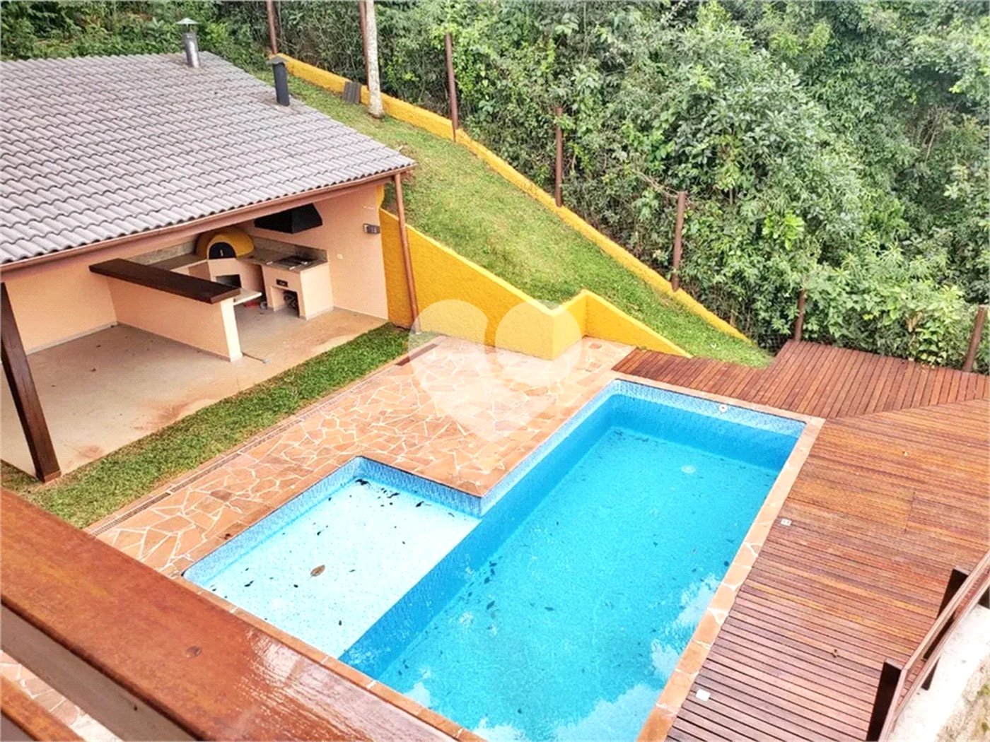 Casa à venda ou para alugar com 7 quartos, sendo 5 suítes, no condomínio Sausalito, Mairiporã - SP
