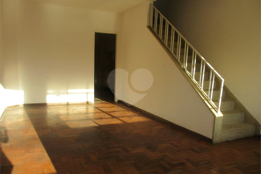 Sobrado à venda com 3 quartos, sendo 1 suíte, em Vila Gustavo, São Paulo, SP