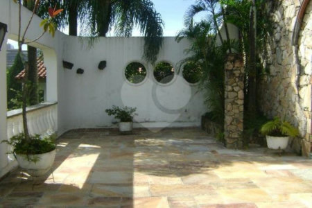 Casa à venda com 4 suítes em Vila Tramontano, São Paulo, SP