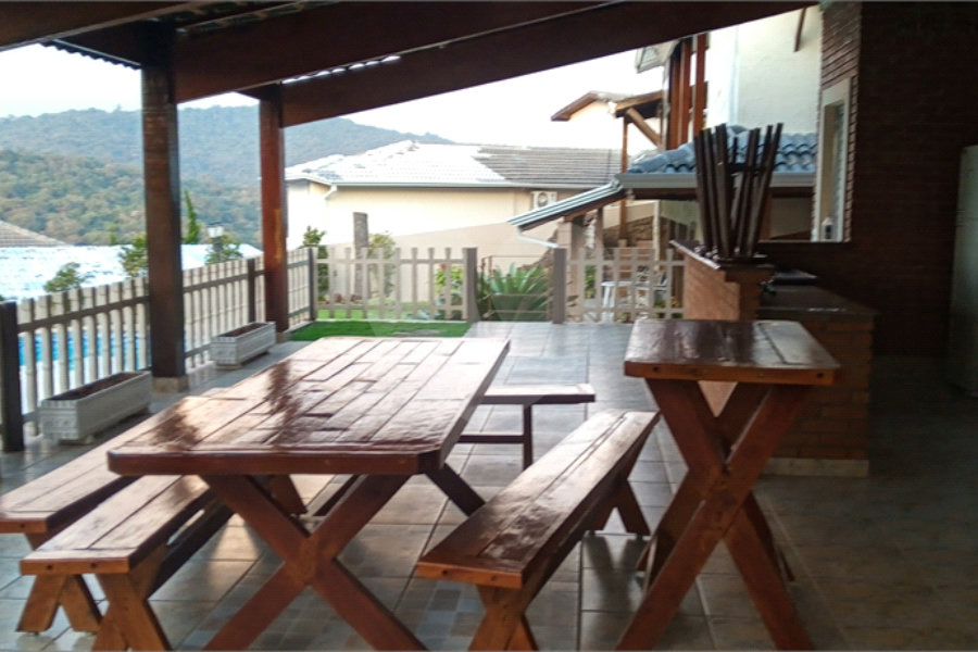 Casa à venda com 5 quartos, sendo 2 suítes, em Serra da Cantareira, Mairiporã, SP