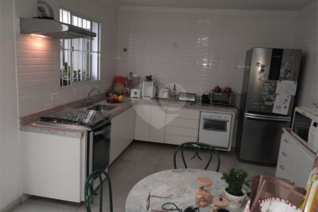 Sobrado à venda com 3 quartos, sendo 1 suíte,  em Jardim Promissão, São Paulo, SP