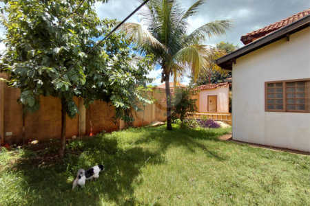 Sobrado à venda com 4 quartos, sendo 1 suíte,  em Parque dos Lagos, Ribeirão Preto, SP