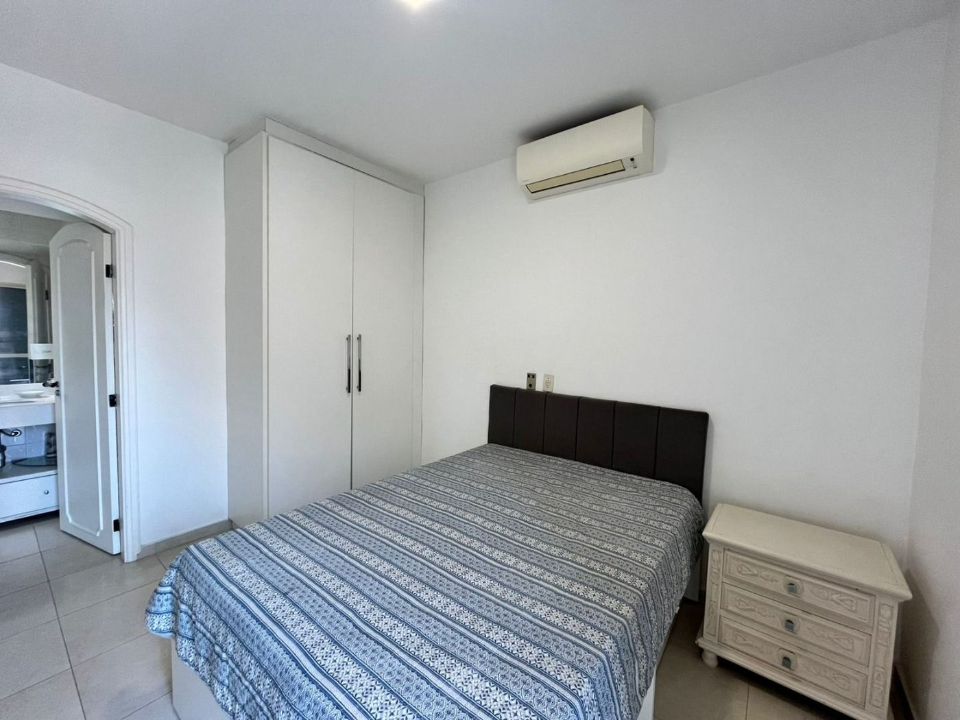 Apartamento com 3 dormitórios à venda, 120 m² por R$ 930.000,00 - Balneário Cidade Atlântica - Guarujá/SP