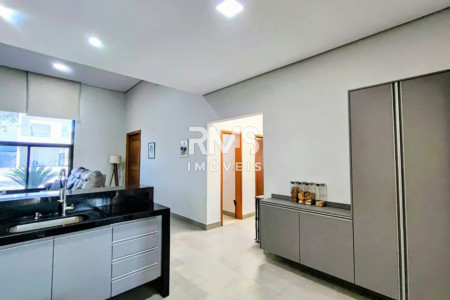 Casa à venda com 3 quartos, sendo 1 suíte, no condomínio Residencial Mont Blanc, Itu - SP