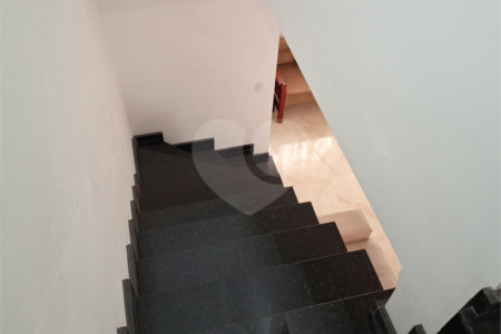 Casa à venda com 2 quartos no condomínio Residencial Cristal Lll, Mogi das Cruzes - SP