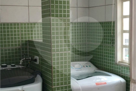 Sobrado à venda com 3 quartos em Vila Maria de Maggi, Suzano, SP
