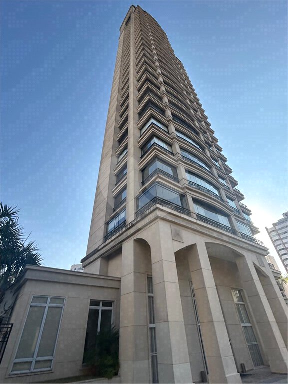 Apartamento à venda com 3 suítes em Indianópolis, São Paulo, SP