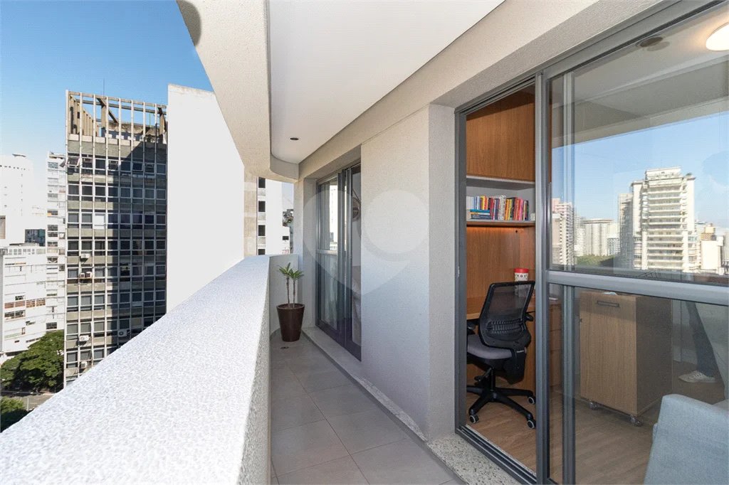 Apartamento de 68m² com 2 Quartos (1 Suíte) e 1 Vaga no Condomínio Downtown - República