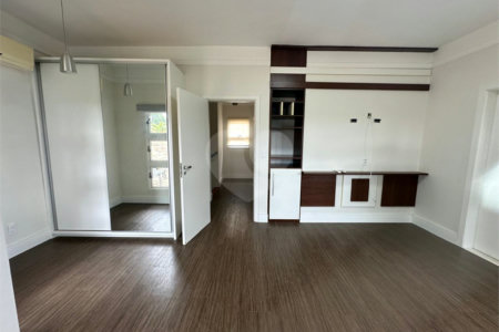 Chácara no Condomínio Vale das Laranjeiras em Indaiatuba SP - Venda - R$ 3,600.000,00 - Locaçao - R$ 30.000,00 mais encargos - Linda, espaçosa, aconchegante, acabamento de alto padrão em rua tranquila e arborizada, em um dos Condomínios mais valorizados de Indaiatuba. Com fácil acesso as principa
