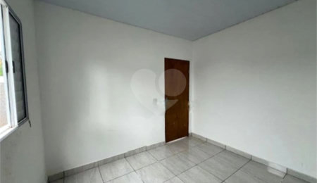 Casa Térrea à venda com 2 quartos em Vila Santa Helena, Atibaia, SP