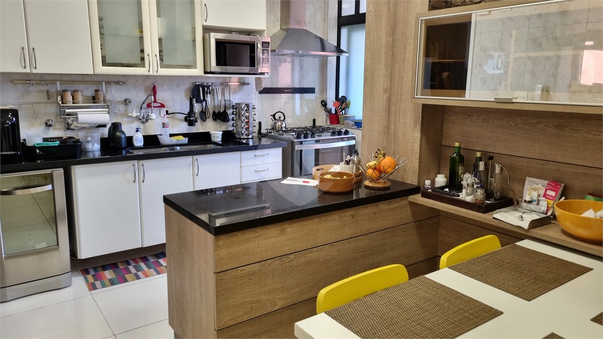Apartamento à venda com 3 quartos, sendo 1 suíte,  em Brooklin Paulista, São Paulo, SP