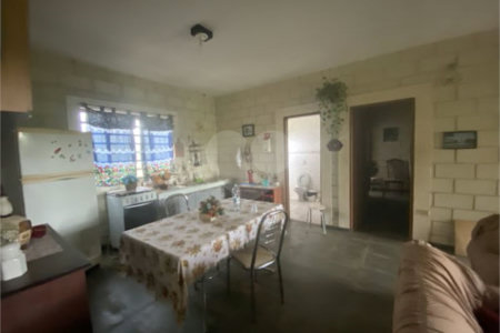 Sítio à venda com 4 quartos, sendo 1 suíte, no Centro, Elias Fausto, SP