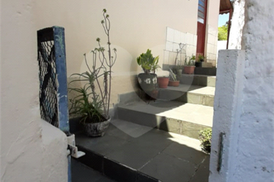 Sobrado à venda com 2 quartos em Horto, São Paulo, SP